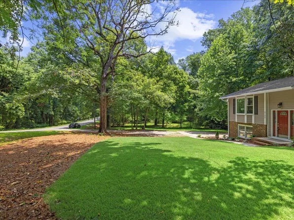 3109 Manor Ridge Dr, Raleigh, NC 27603
