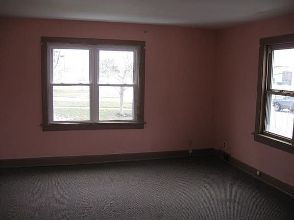 5th image of 213 N Blanchard St