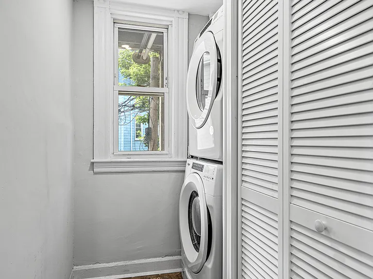 79 Pleasant St #2 — Photo 5