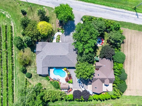 1568 Gore Rd, Essex, ON N0R 1G0