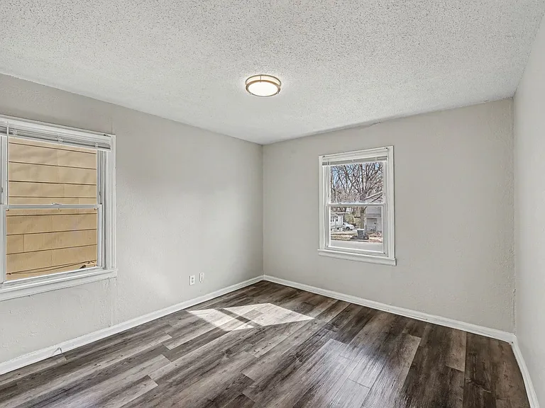 7036 Bellefontaine Ave — Photo 6