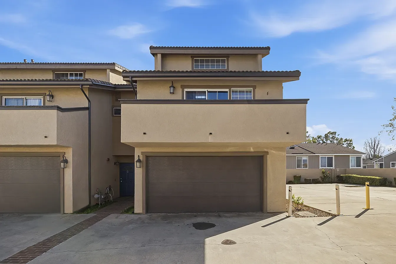 3 bed, 2.5 bath, 1380 sqft, $4,500 — Photo 1