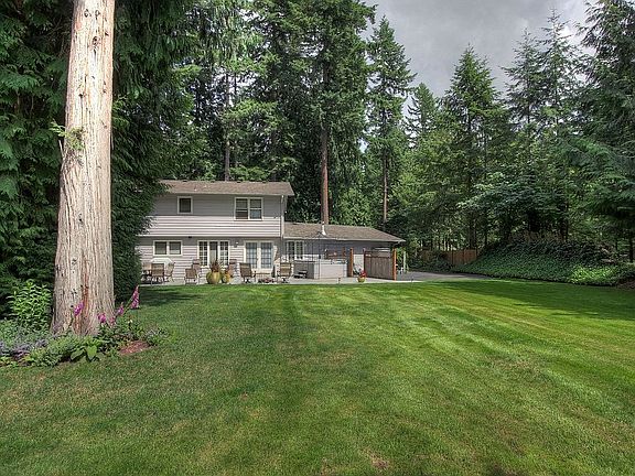 2nd image of 417 219th Ave NE