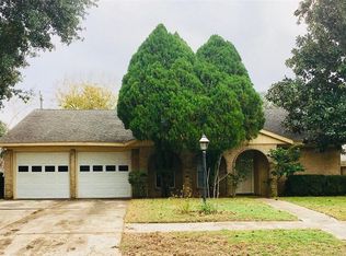 10427 Huntington Place Dr, Houston, TX 77099