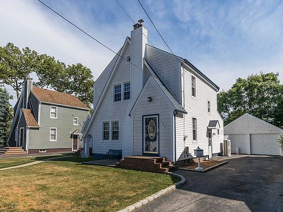 2nd image of 127 Wilson St