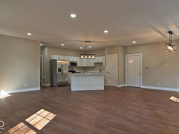 3rd image of 3308 Alice Ave