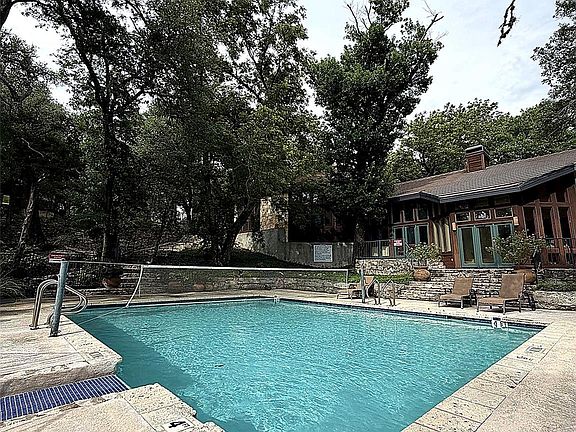 4th image of 4711 Spicewood Springs Rd Unit 164