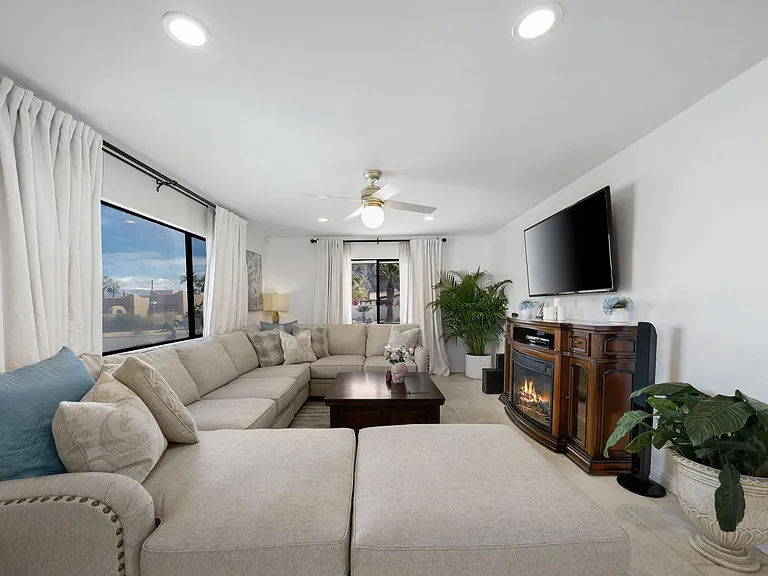 54025 Avenida Alvarado — Photo 9