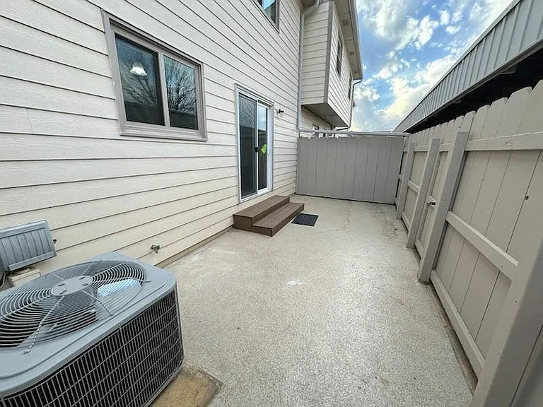 1911 Glendale Rd — Photo 17