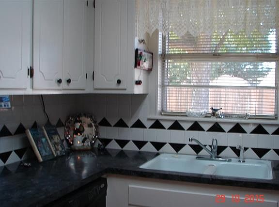 3rd image of 718 Gary Ln
