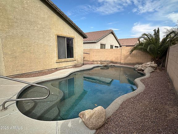 4th image of 10241 W FLORENCE Avenue