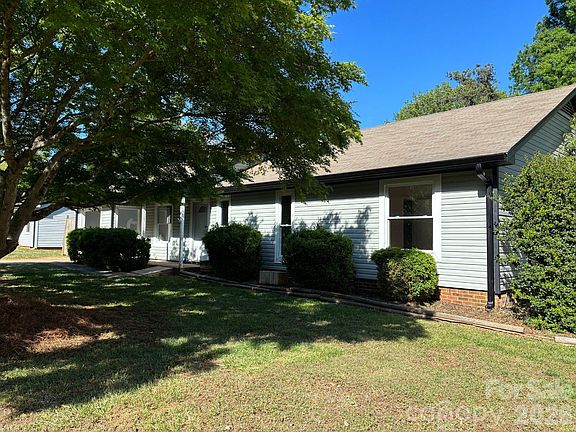 2nd image of 7115 Willow Bend Ln