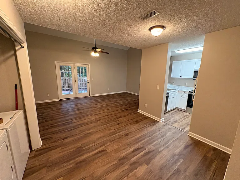 5120 Lamppost Cir — Photo 5