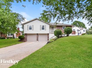 229 SE Brownfield Dr, Lees Summit, MO 64063