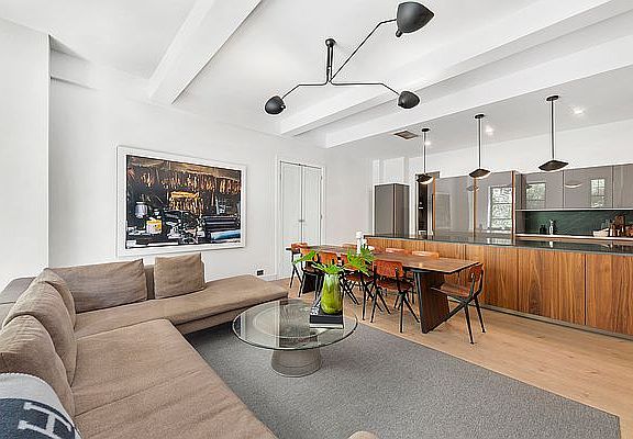 5th image of 200 East St #16-1DE