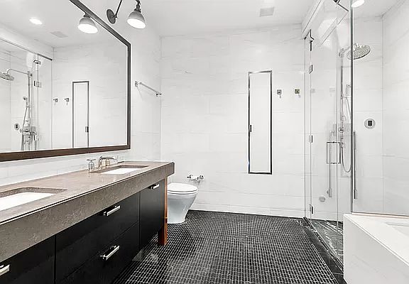 4th image of 425 W 50th St APT 14-F