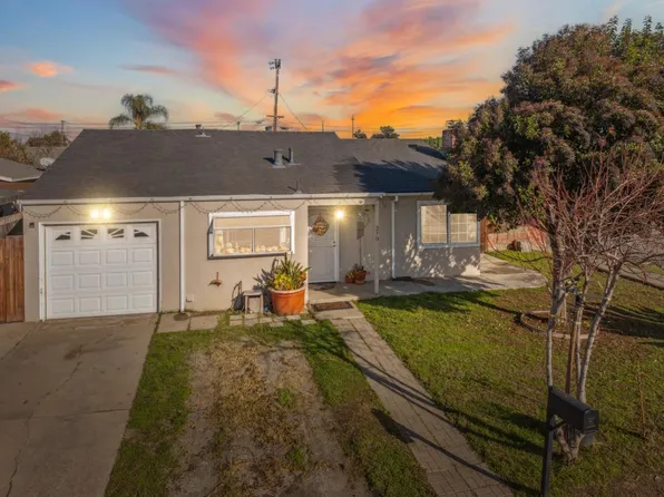 270 San Juan Dr, Hollister, CA 95023