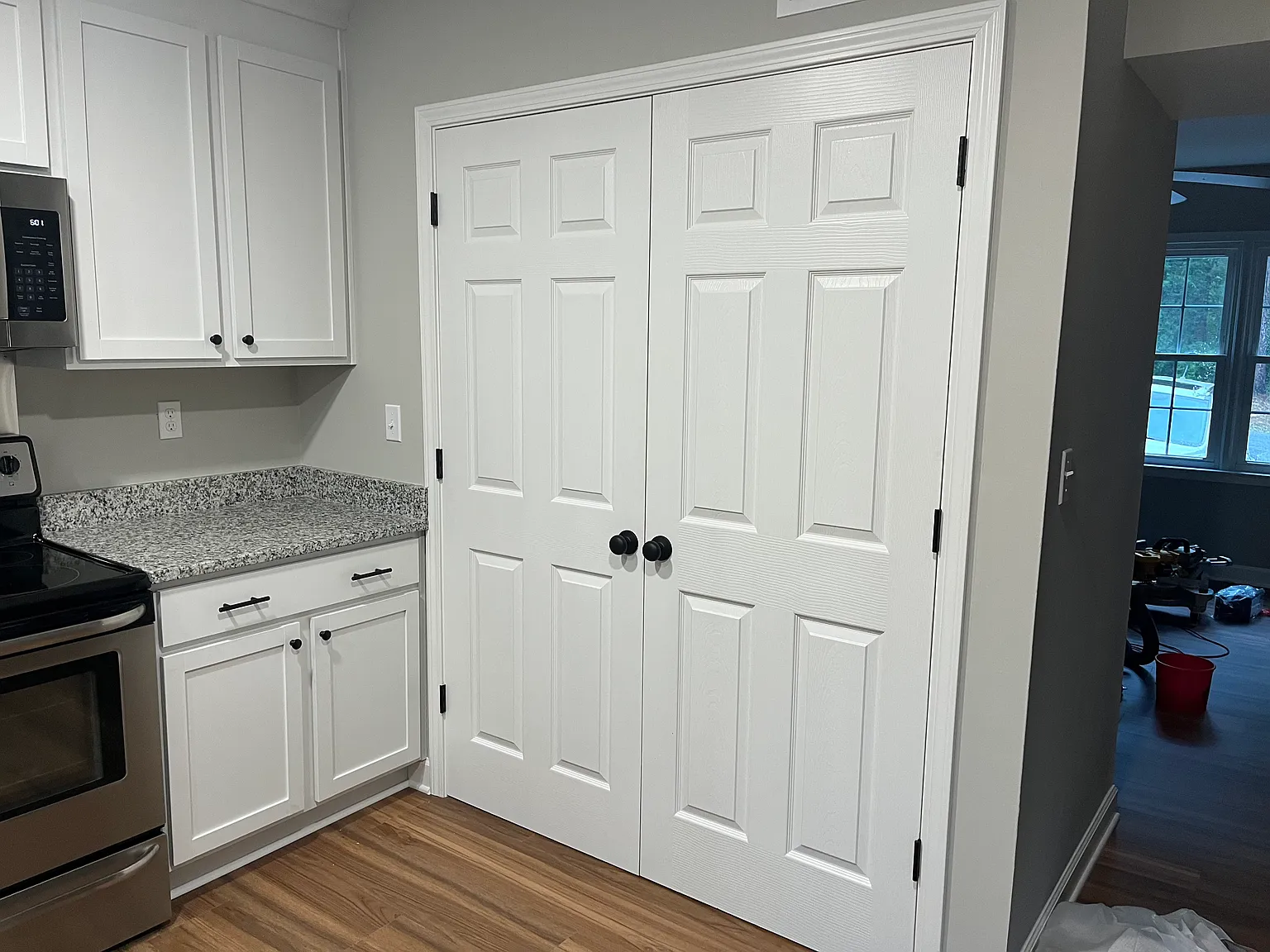 801 Creekside Dr — Photo 3