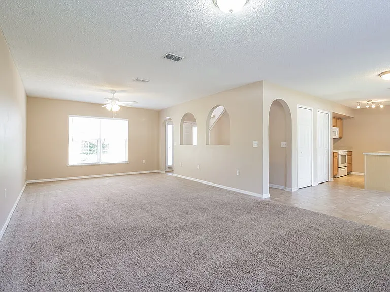 1113 Benan Ct — Photo 3