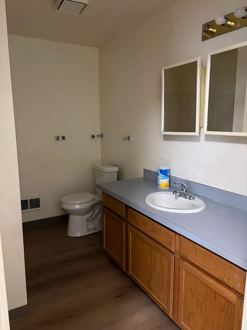 Unit Photo - 82 Sunset Dr #1