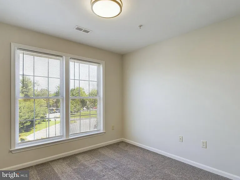 302 Baughmans Ln #M — Photo 21