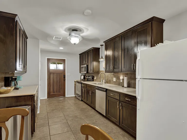 1015 Reiley Rd — Photo 8