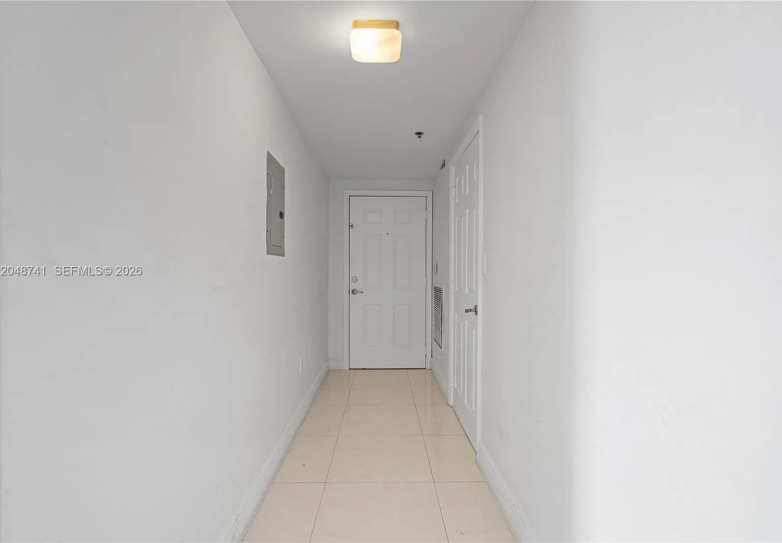 2 bed, 1387 sqft, $3,900 — Photo 2