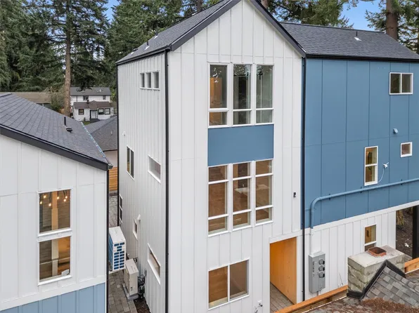 14308 B Roslyn Place N, Seattle, WA 98133