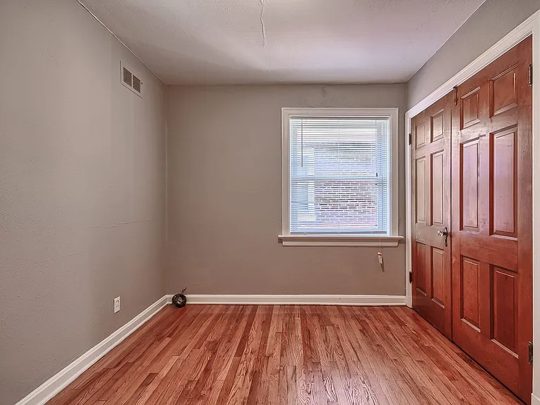 6401 Potomac — Photo 10
