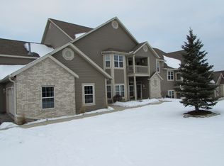 W159N4866 Graysland Dr, Menomonee Falls, WI 53051