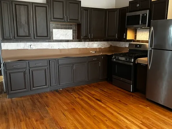 (undisclosed Address), Chicago, IL 60624