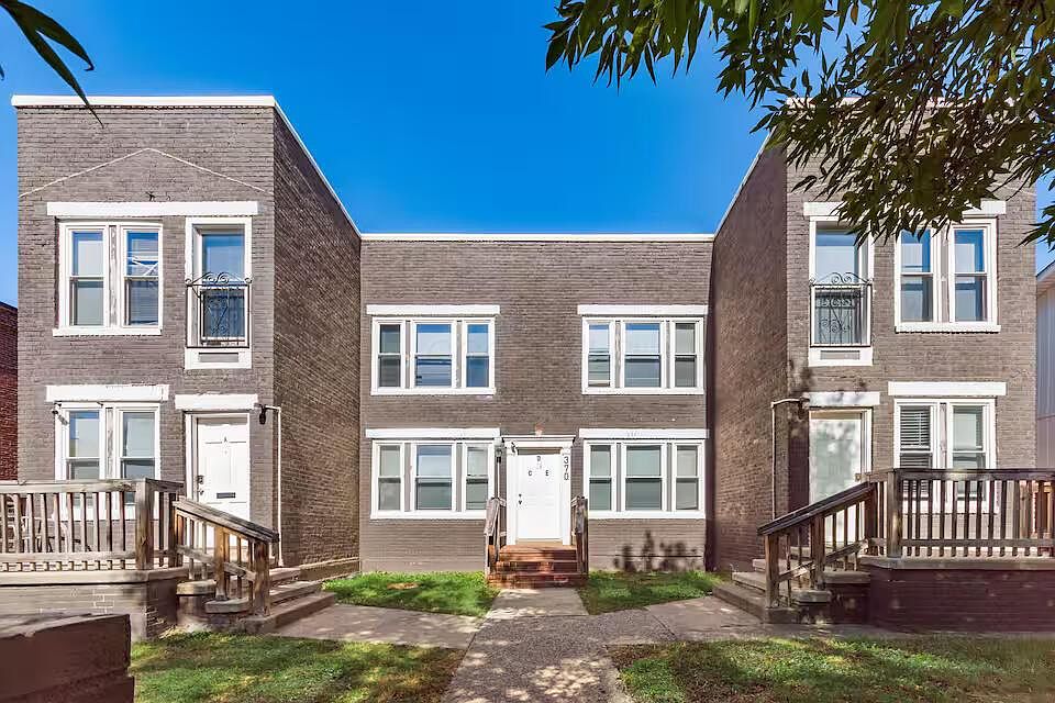 1st image of 370 Forest St.