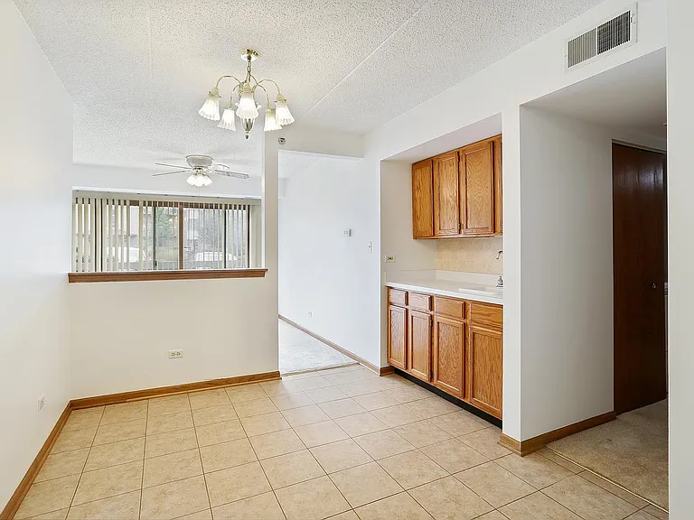 Eat in kitchen area