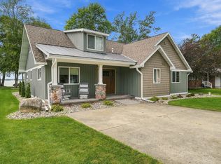 1245 Long Point Dr, Houghton Lake, MI 48629