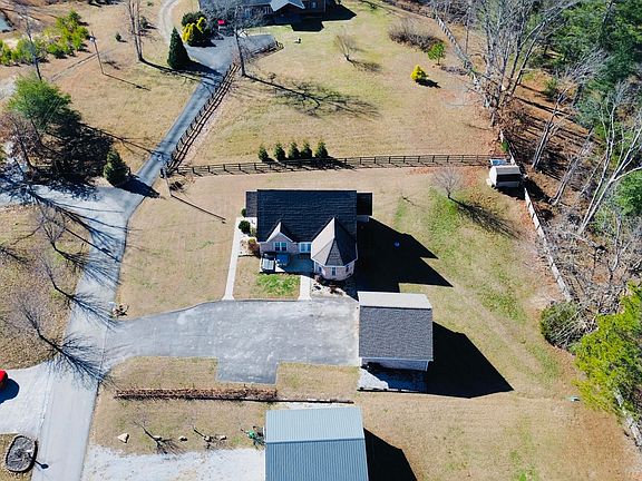 5th image of 90 Howington Ln