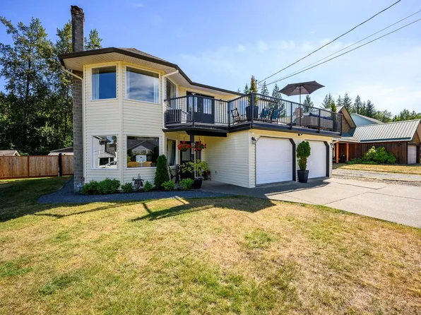 2613 Derwent Way, Cumberland, BC V0R 1S0