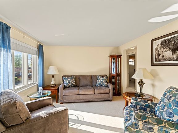 3rd image of 6345 Crestview Dr