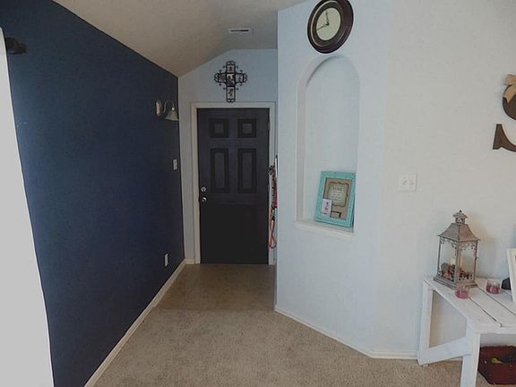 3rd image of 9210 Creekside Dr