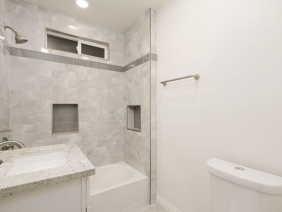 2nd image of 115 N Mansfield Ave #115