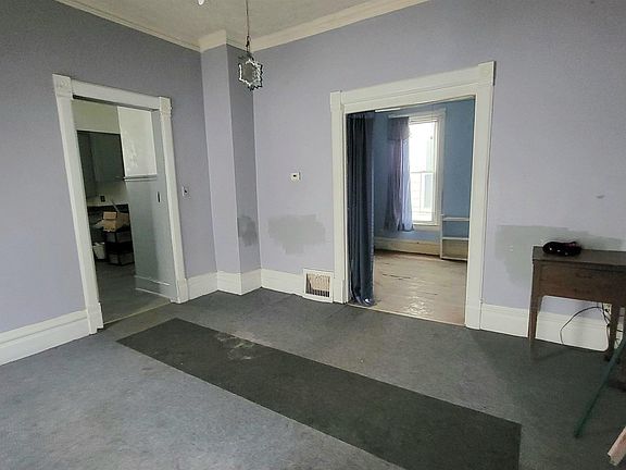 4th image of 2509 NE Madison Ave