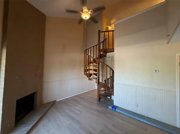 2500 Burleson Rd APT 221, Austin, TX 78741