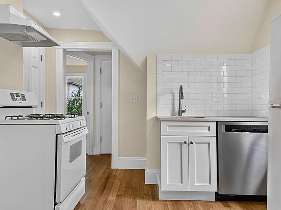 2nd image of 22 Cypress St APT 3