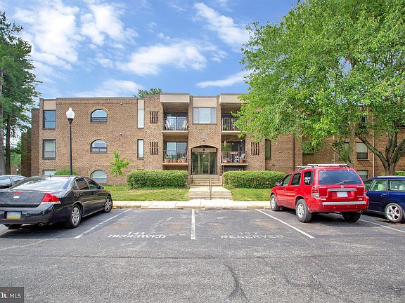 3rd image of 22 Silverwood Cir APT 8