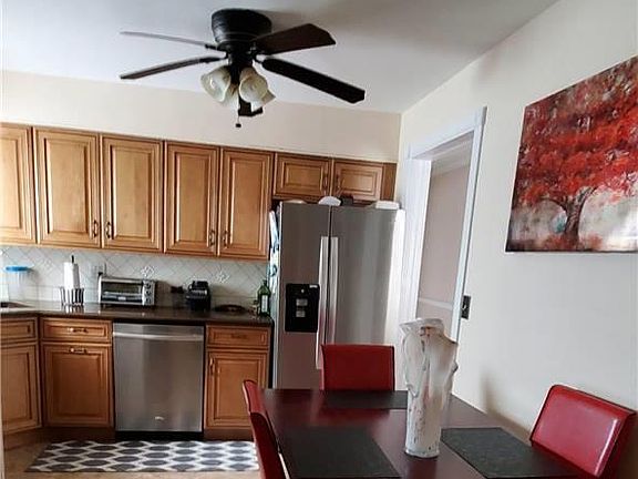 4th image of 74 4th Ave