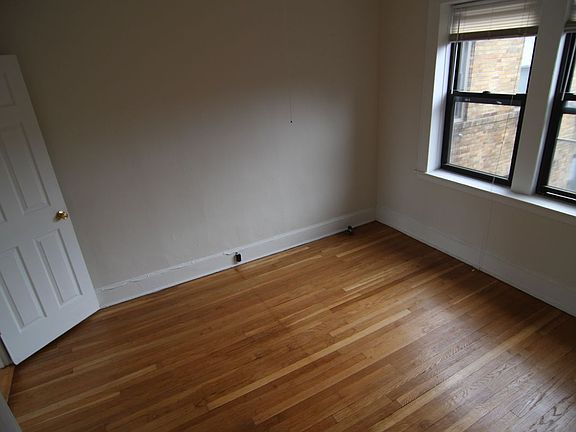 5th image of 2046 31st St APT D4