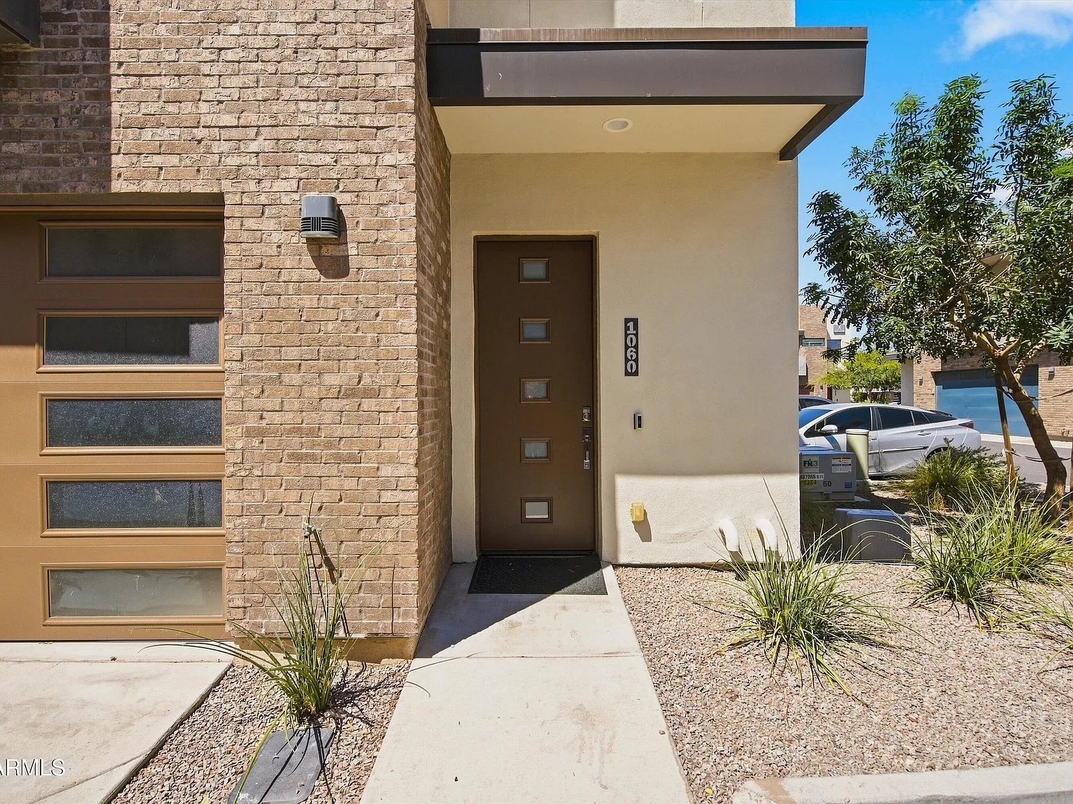 3 bed, 2.5 bath, 1839 sqft, $3,000 — Photo 2