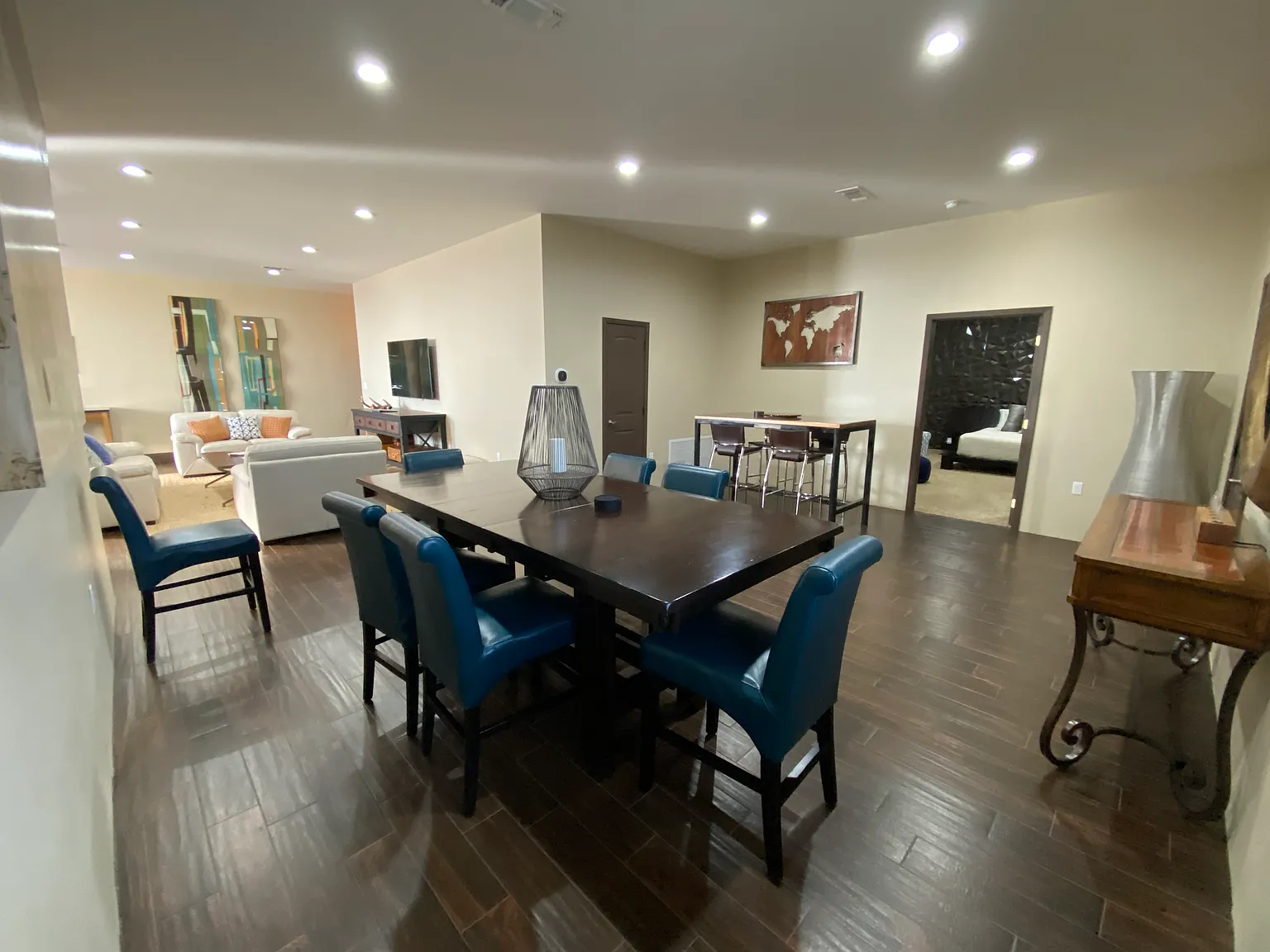 4 bed, 3000 sqft, $6,900 — Photo 3