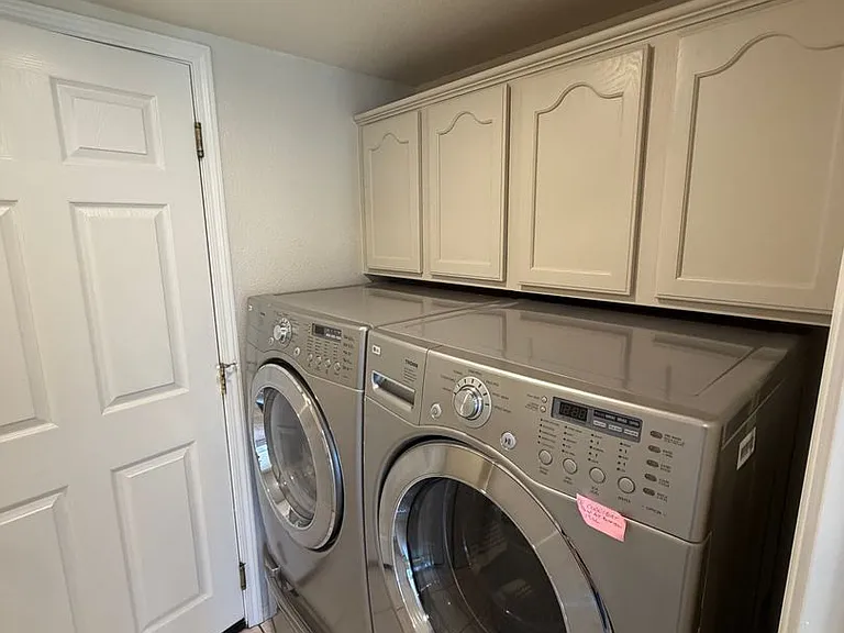 1810 Baylor Ln — Photo 10