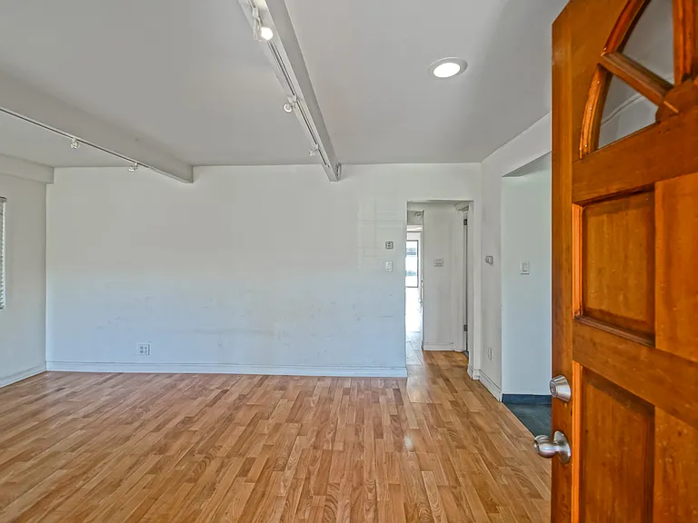 4541 W 172nd St #1A — Photo 18