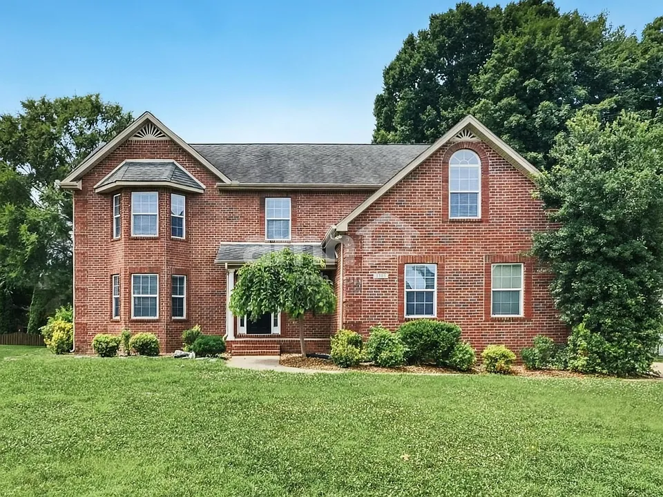 1305 Bantry Dr